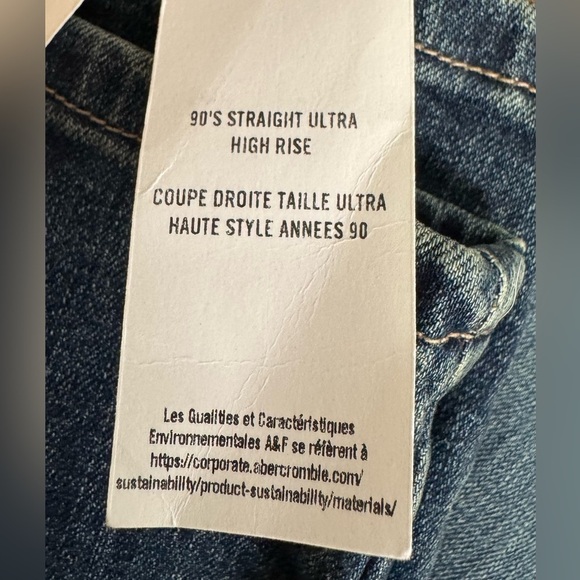 NWT Abercrombie & Fitch Ultra High Rise 90s Straight Jean Dark Wash Size 29 / 8R - Picture 6 of 9